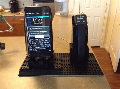 DIY Lego stand for iPhone 6 Plus and Apple Watch | Iphone hacks, Lego diy, Iphone stand