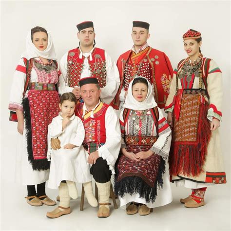 Serbian folk costume from Northern Dalmatia © СКУД "Извор" Станишић ...