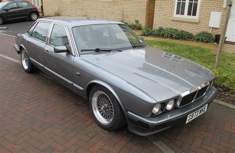 1989 Jaguar XJ40 Sovereign 3.6 manual - modified | Retro Rides