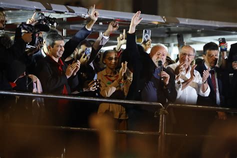 Brazilian communist leader calls for left to flood streets and ‘talk to everyone’ to ensure Lula ...