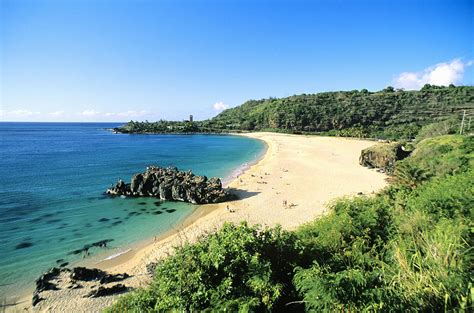 Waimea Bay Beach Park Photograph by Bob Abraham - Printscapes