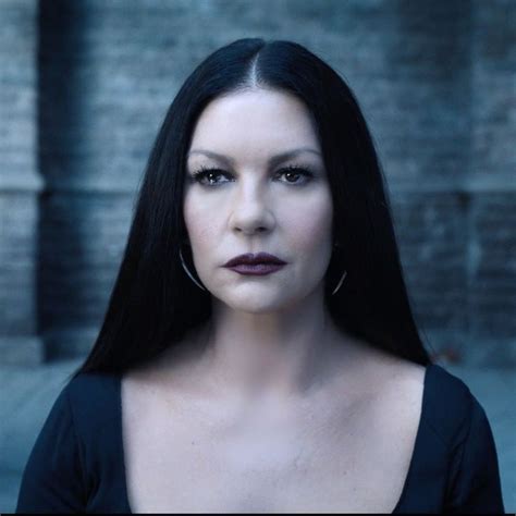 Morticia Addams in Wednesday 💜🖤 | Wednesday addams, Catherine zeta jones, Addams family tv show