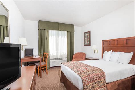 Baymont by Wyndham Yreka | Yreka, CA Hotels