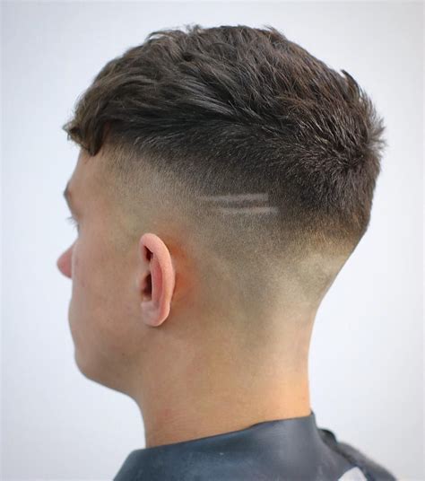 Rasierte Seiten Haarschnitte | Faded hair, Fade haircut, Men's short hair