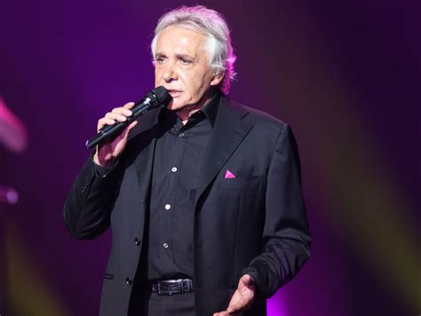 Michel Sardou et Johnny Hallyday : l'impossible réconciliation - Closer