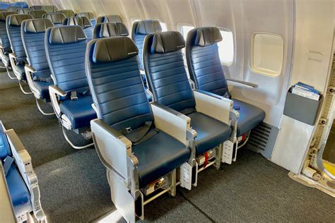 United improves basic economy with extra-legroom seat selection