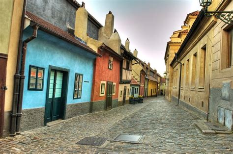 Golden Lane (Zlatá ulička) - Attractions, Prague Castle