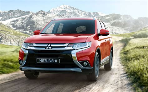 Comparison - Mitsubishi Outlander PHEV 5hs Hybrid 2017 - vs - Suzuki Grand Vitara Sports 2017 ...