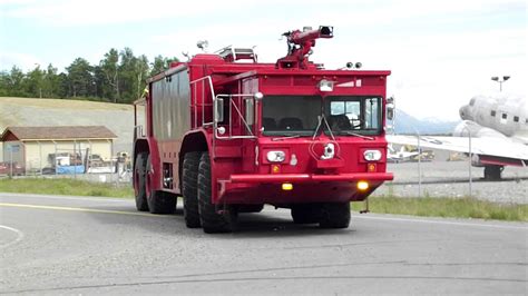 Oshkosh M-23 / M6000 Aircraft Rescue Fire Fighting Truck ARFF Front View - YouTube