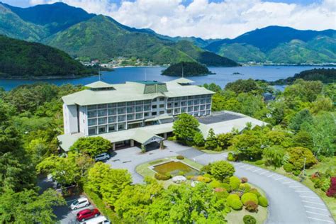 Fuji View Hotel, Lake Kawaguchiko, Japan - Distant Journeys