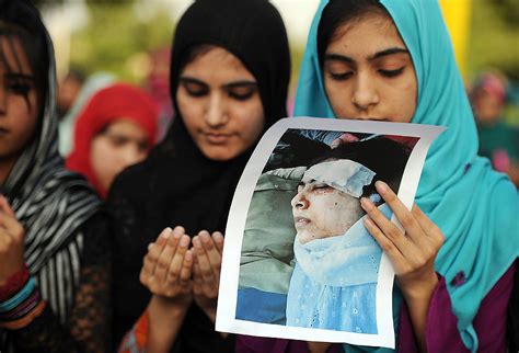 Gallery: Thousands rally for Malala Yousafzai | Globalnews.ca