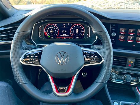 REVIEW: 2023 Volkswagen Jetta GLI 2.0T Autobahn