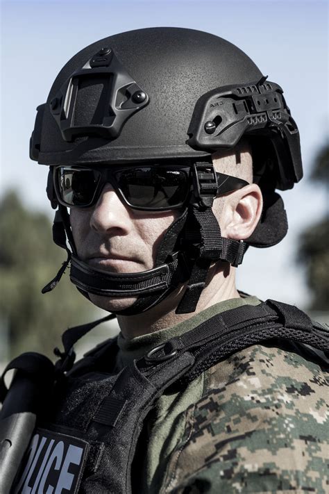 Striker Level IIIA Advanced Combat Helmet (ACH) ⋆ Chase Tactical