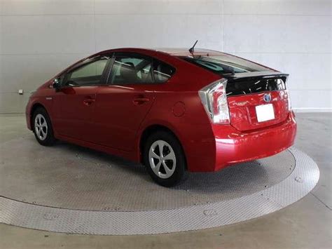 used Toyota Prius pictures - 2015 model Red color photo