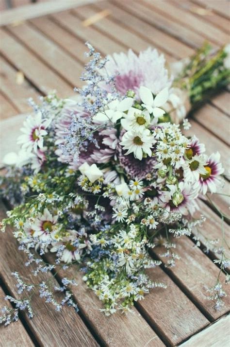 Buquê de Flores Silvestres | Wildflower bridal bouquets, Small wedding bouquets, Wedding bouquets