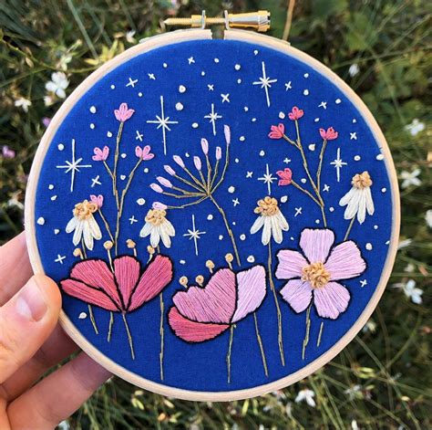 Floral Embroidery hoop art Flower wall art needlework | Etsy | Hoop art, Embroidery hoop art ...