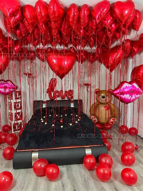 Balloons Anniversary Decorations - Miami Party Decor - Party ...