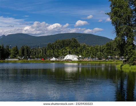 215 Coquitlam Town Center Park Images, Stock Photos, 3D objects ...