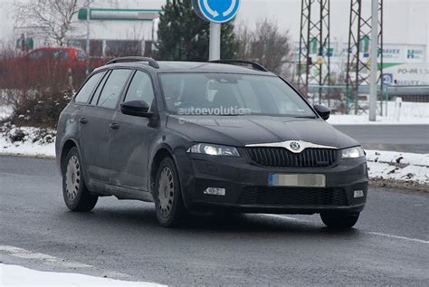 Spyshots: Skoda Octavia III Combi RS - autoevolution