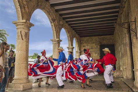 Dancing and culture are two things that come to life in Santo Domingo ...