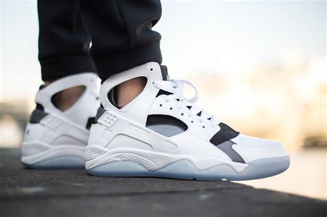 Nike Air Flight Huarache "White/Black-Ice" | SBD