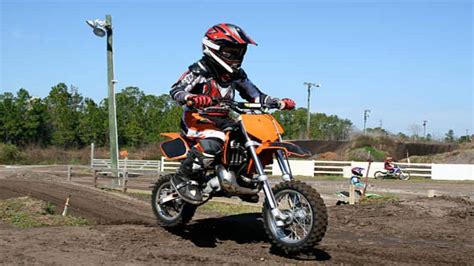 How Fast Does a 50cc Dirt Bike Go? (2023)