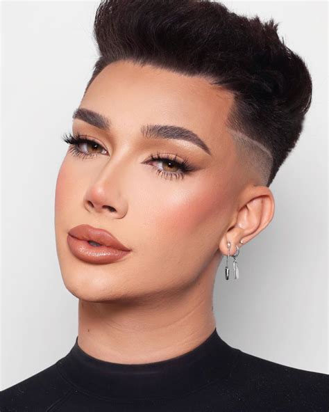 328.8 mil curtidas, 2,205 comentários - James Charles (@jamescharles) no Instagram: “SOFT GLAM I ...