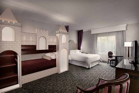 Anaheim Majestic Garden Hotel Rooms & Suites