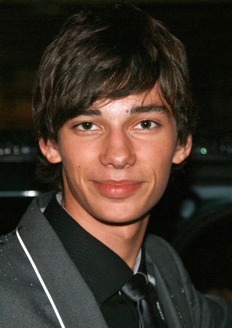 Devon Bostick - Wikipedia, la enciclopedia libre