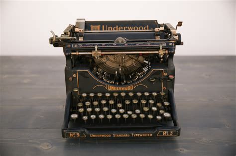 Underwood Vintage Typewriter - Out Of The Dust Rentals