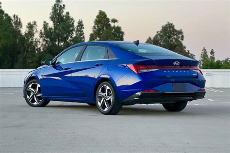 2023 Hyundai Elantra Hybrid Review and Test Drive | Capital One Auto ...