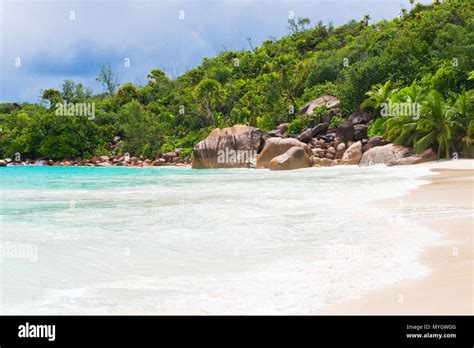 Tropical beach. The Seychelles Stock Photo - Alamy