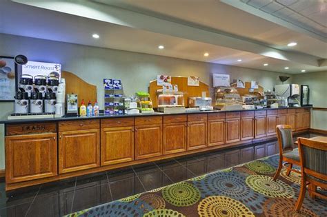 HOLIDAY INN EXPRESS BELLEVILLE $80 ($̶9̶4̶) - Updated 2018 Prices ...