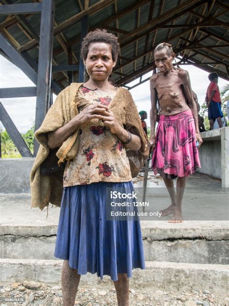 Woman Mamuna Tribe Stock Photo - Download Image Now - Coca Plant, Adult, Adults Only - iStock