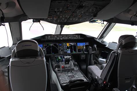 Where crew sleeps on Boeing 787 Dreamliner: pictures, details - Business Insider