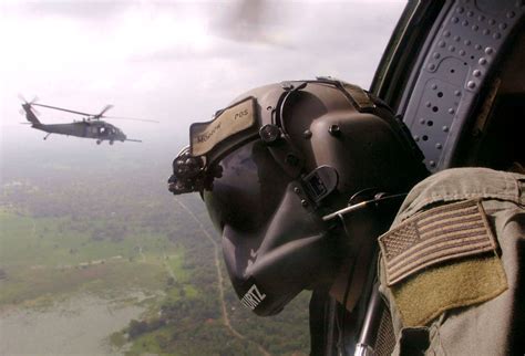 air force aerial gunner | Helicopter pilots, Military helicopter, Helmet