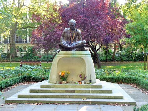 WW2 - The Second World War: The 'Peace Memorials' of Tavistock Square