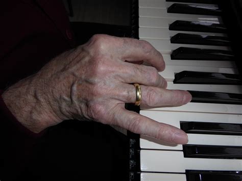 Edit free photo of Hand,piano,piano keys,play,sound - needpix.com