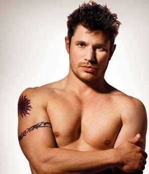 Nick Lachey Tattoos – Celebrities Tattooed