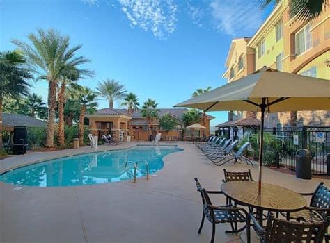 Hilton Garden Inn Las Vegas Strip South Pool: Hours-Season-Information - Midlife Miles