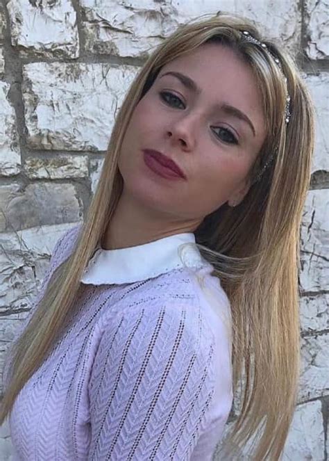 Camila Giorgi Height, Weight, Age, Body Statistics - Healthy Celeb