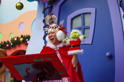 PHOTOS, VIDEO: Grinchmas Returns to Universal Studios Hollywood with ...