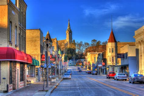 Downtown Port Washington, Wisconsin image - Free stock photo - Public Domain photo - CC0 Images