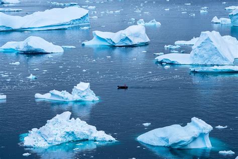 Sea of Ice [OC] [2560x1708] | a7riii + 70-200mm f/2.8 : r/SonyAlpha