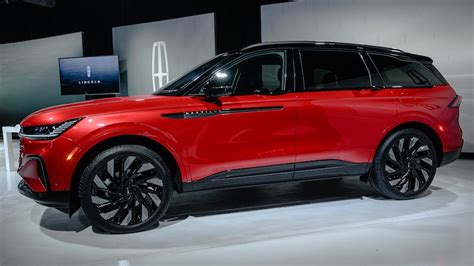 2024 Lincoln Nautilus First Look: A Red Hot Hybrid SUV