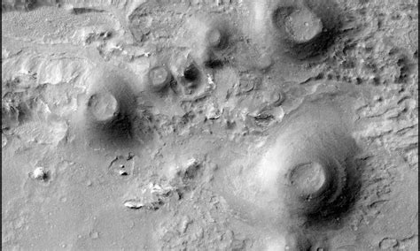 Youngest Mars volcanoes could have supported life, researchers find