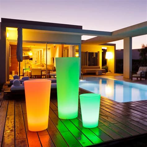 Tango Bluetooth LED Planter by Smart and Green at Lumens.com