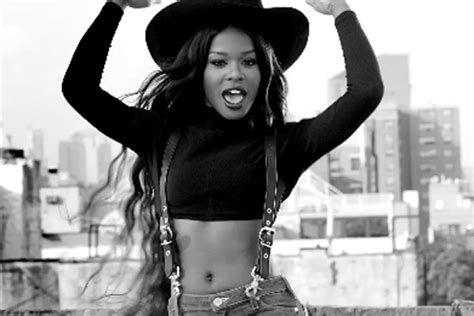 Azealia Banks Serenades Her Hometown in ‘Luxury’ Video