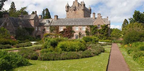 Cawdor Castle, Cawdor - Book Tickets & Tours | GetYourGuide