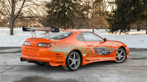 Toyota Supra Fast and Furious 2001 - Elle porte un kit carrosserie Bomex